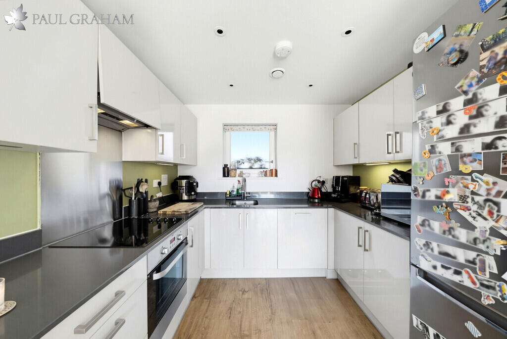 Apartment in London, Hackbridge - View 4