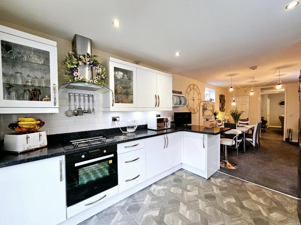 House in Scarborough, South Cliff - View 5