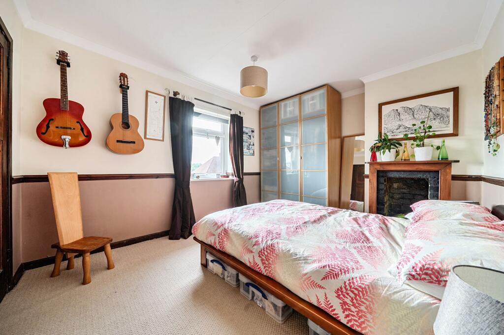 House in Salisbury, Bemerton - More
