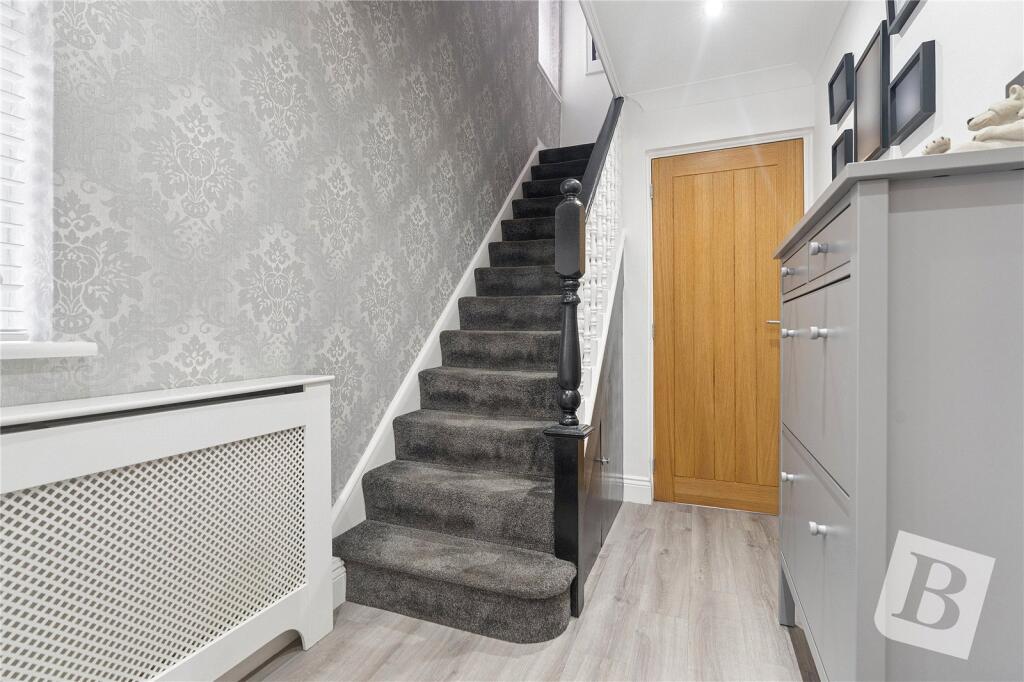 House in Romford - More
