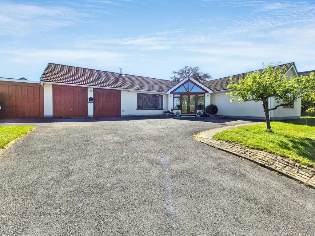 Main image of property: Pass Street, Eckington, Worcestershire