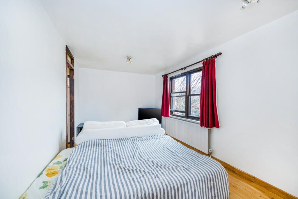 Apartment in London, Wellington Court, Shepherd's Bush - View 5