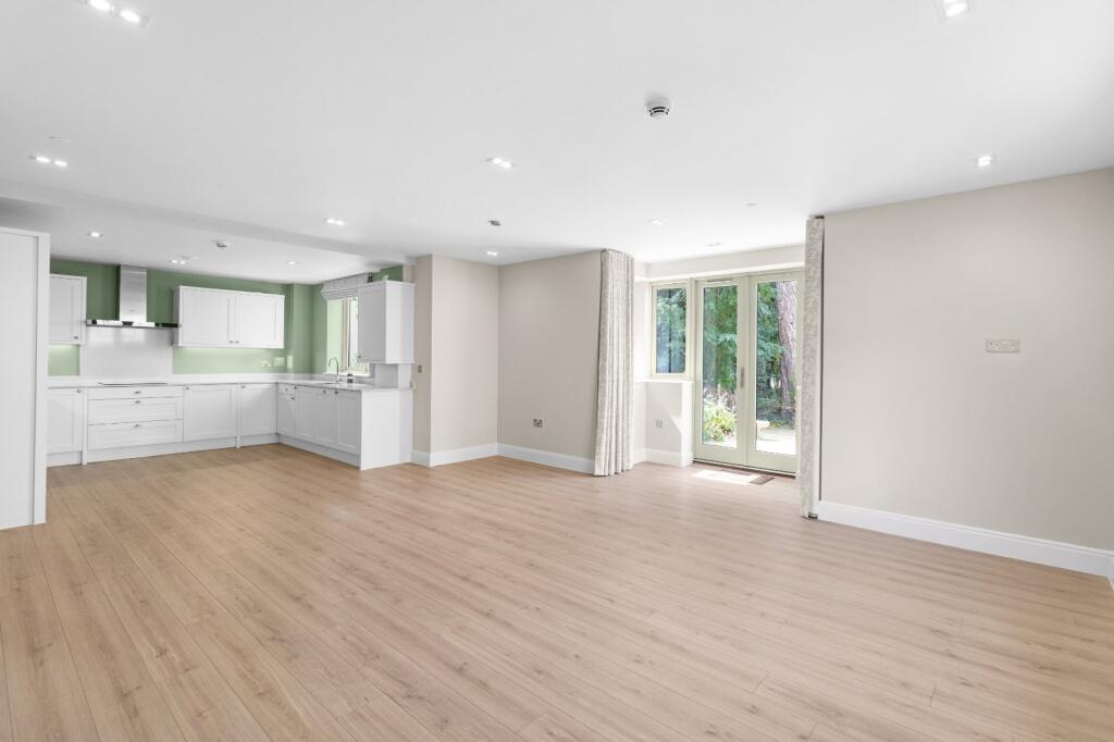 Apartment in Gloucester - More