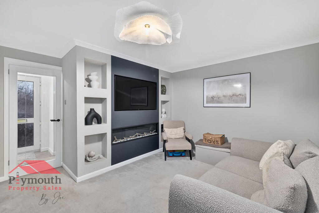 Warwick Orchard Close, Plymouth, PL5 3NZ photo 2