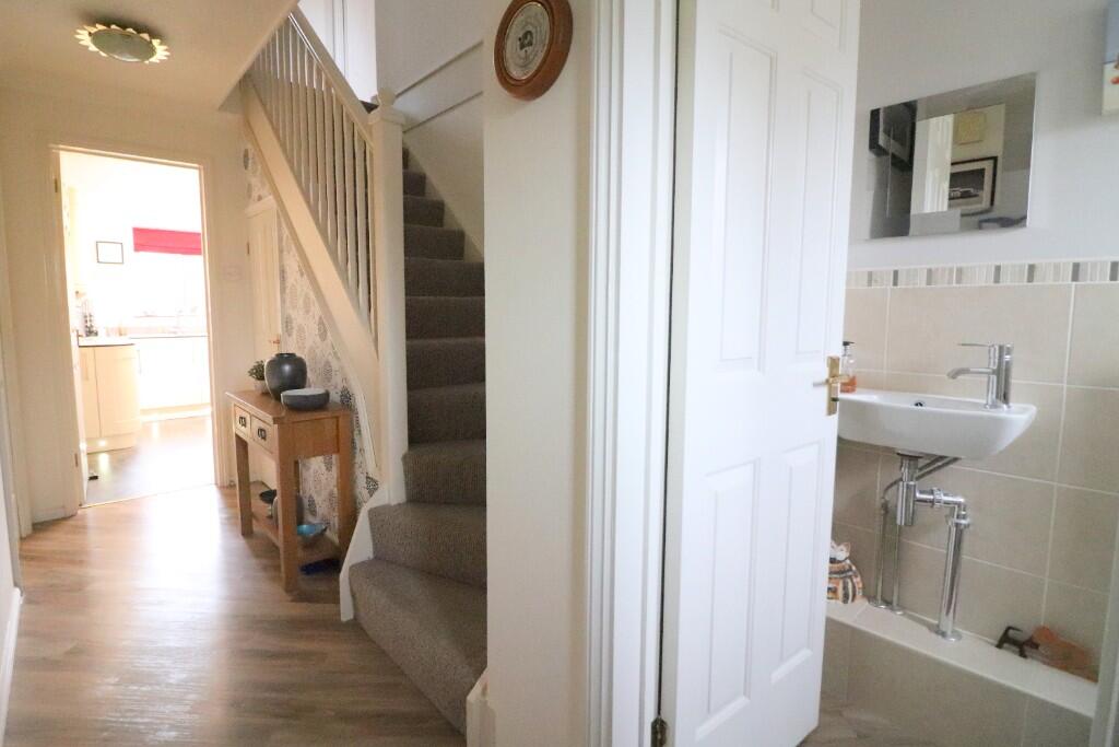 Grange Road, Barton Le Clay, Bedfordshire, MK45 4RE photo 3