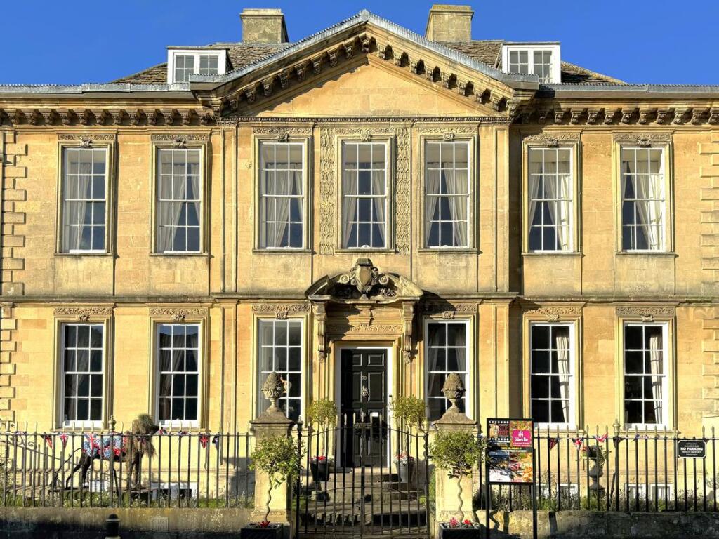 Parade House, Trowbridge, BA14 8HQ