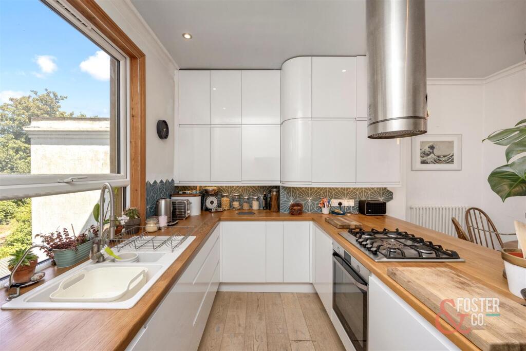 Apartment in Hove, Brunswick - View 5