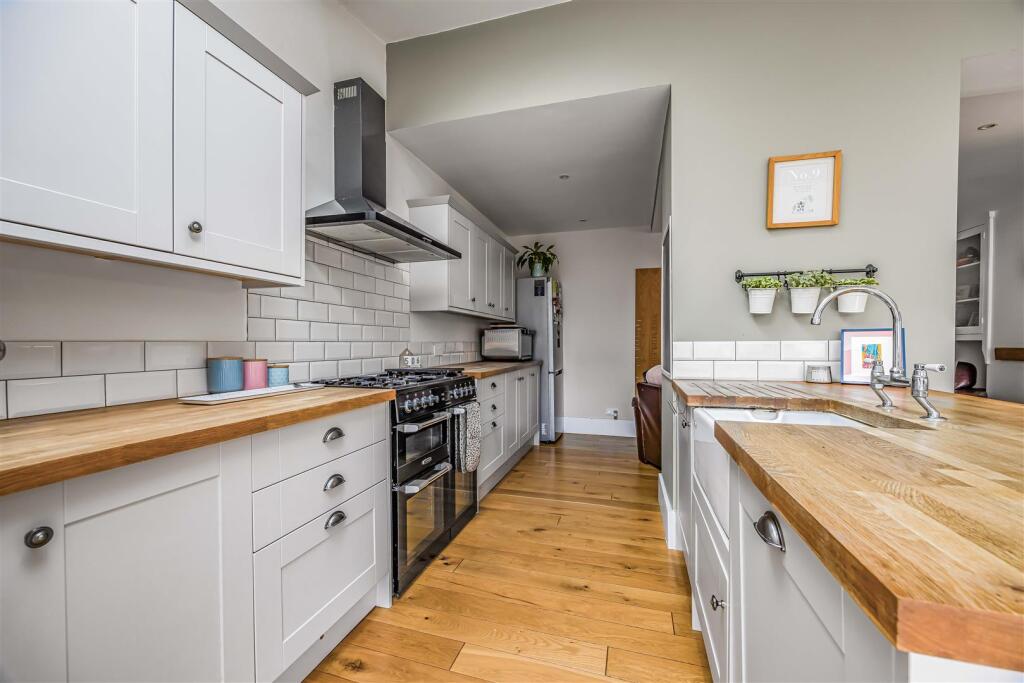 Lakeside Avenue, Portsmouth - View 5