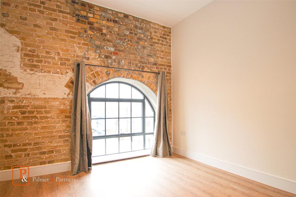 Apartment in Colchester, Hythe - View 5