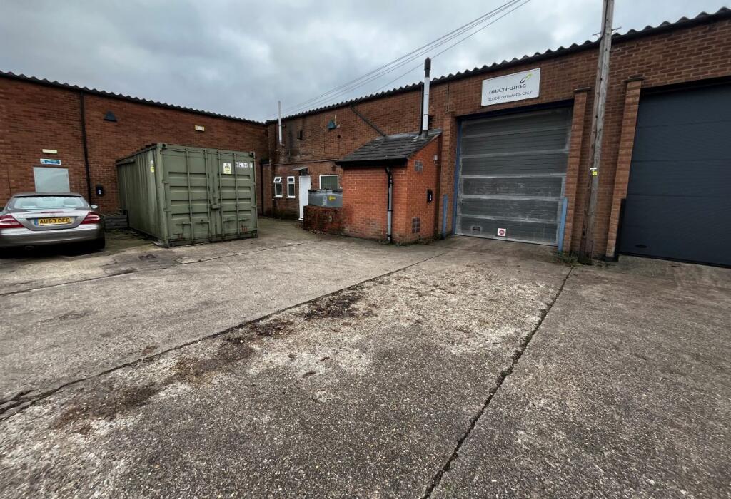 Main image of property: 16 Dukes Close, Thurmaston, Leicester, LE4 8EY