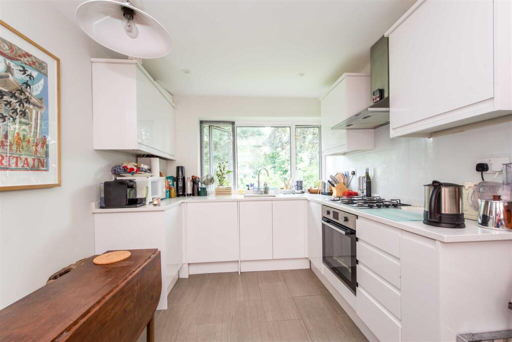 Apartment in Twickenham - View 4