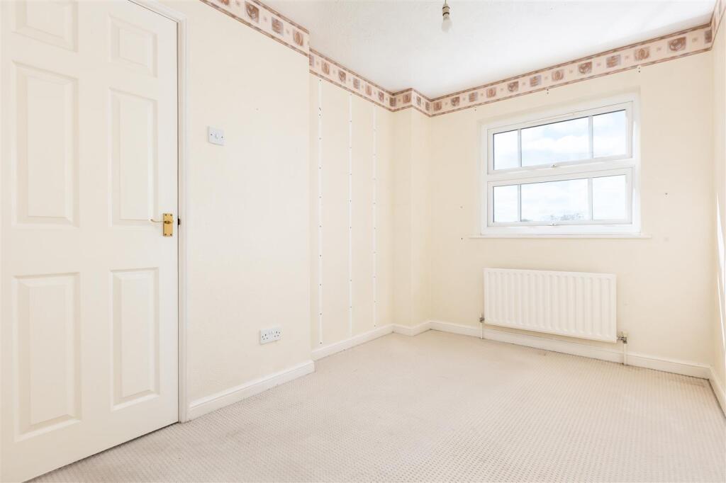 House in Stevenage - More