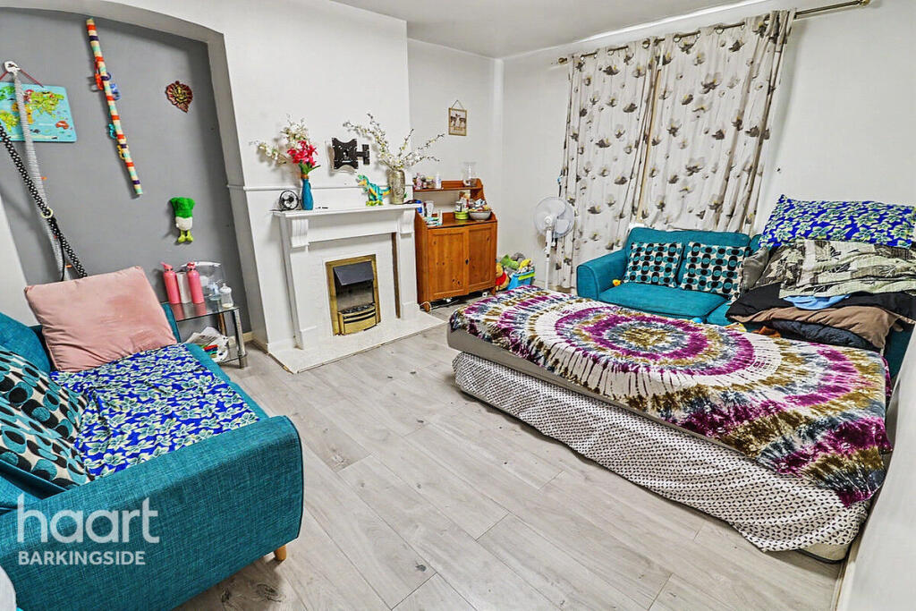 3-bed flat on Duke Road, Barkingside, £375,000