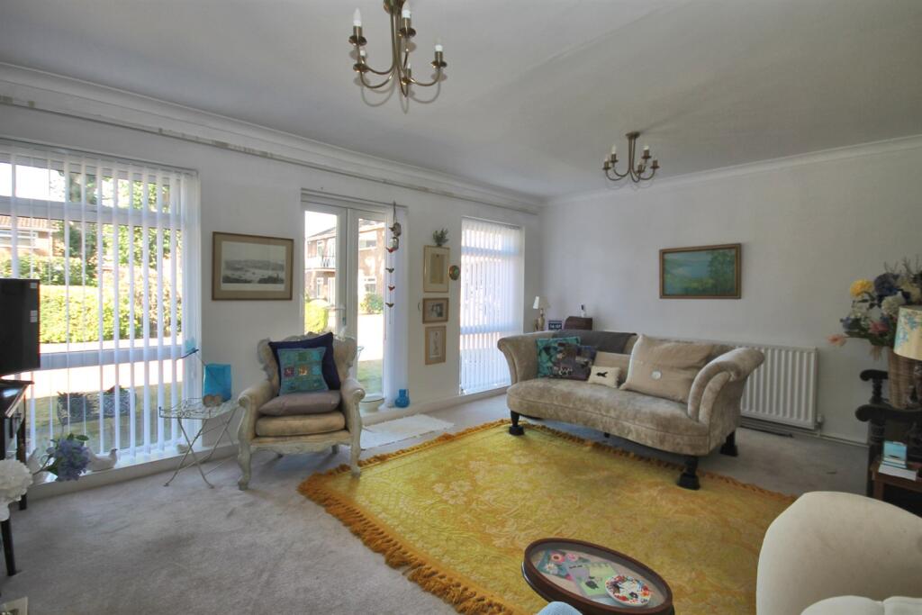 Parkhill Court, Manor Park South, Knutsford photo 3