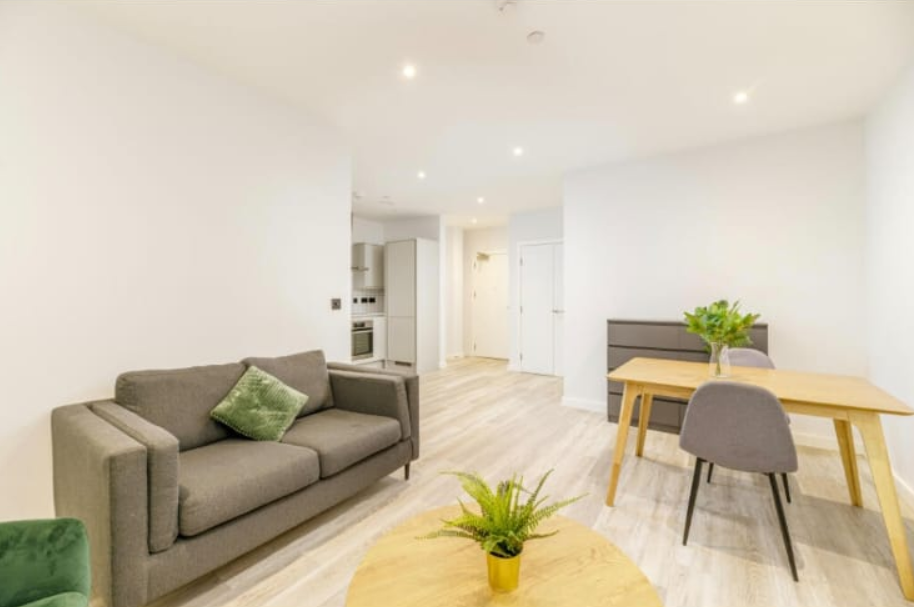 Apartment in Birmingham, West Midlands - View 5