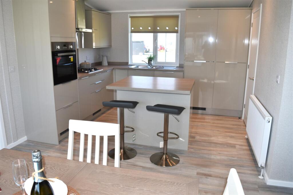 Woodland View, Gateforth Park, Selby photo 3