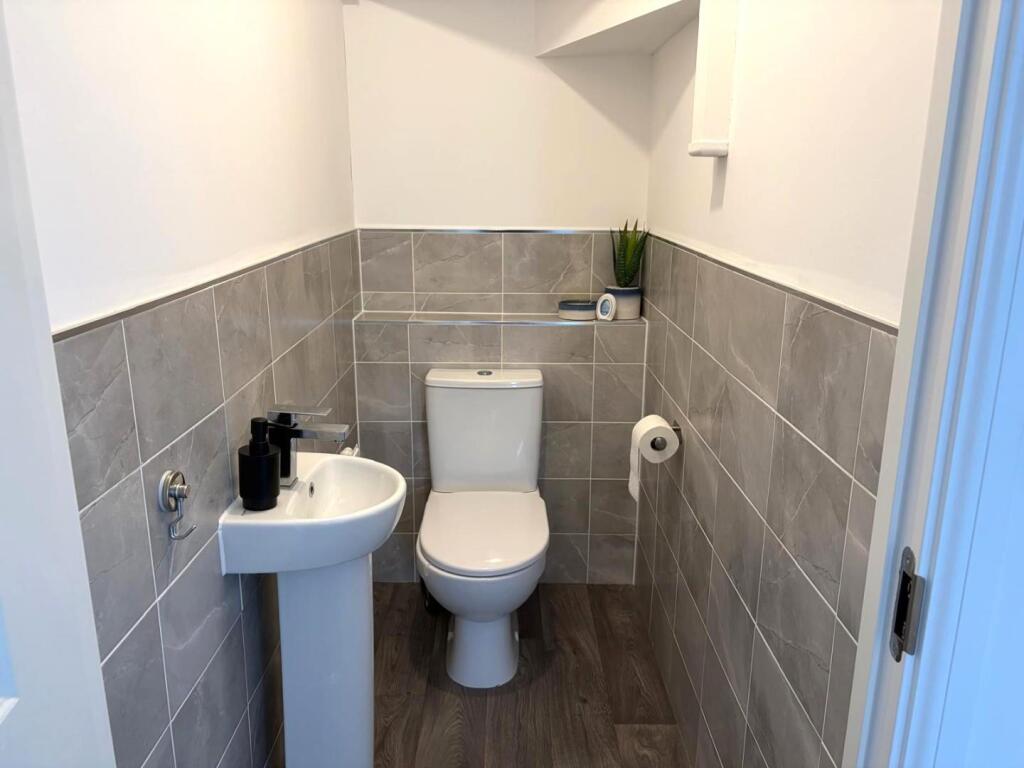 House in Doncaster, Rossington - View 5