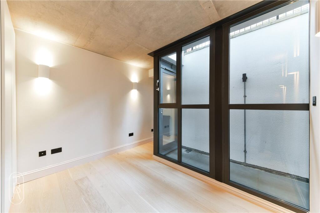 Apartment in London - More