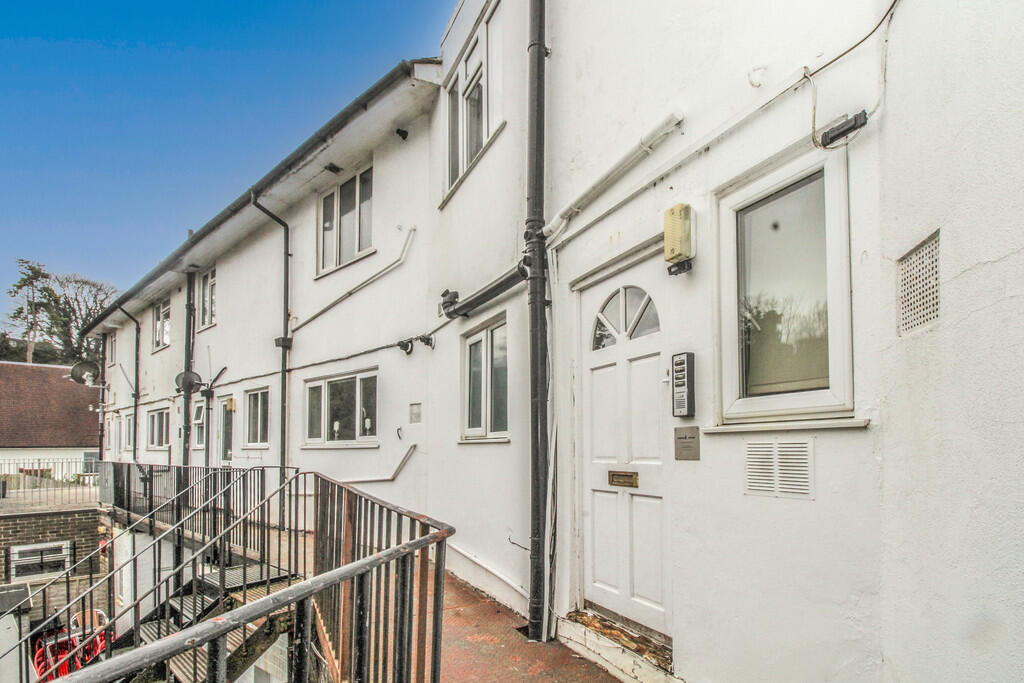 Apartment in Brighton - View 5