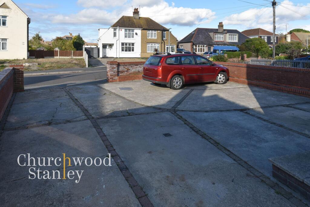Coppins Road, Clacton-On-Sea, CO15 photo 2