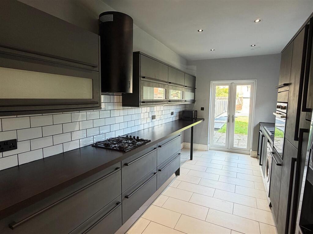 House in Wrexham, Rhosddu - View 3