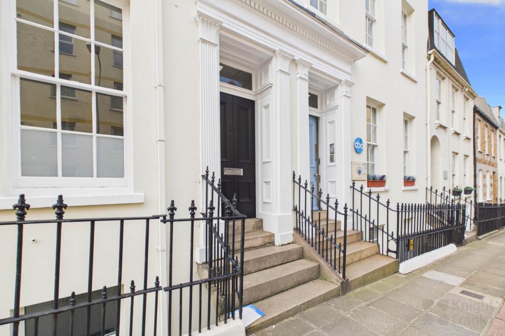 2-bed flat on Flat 2, 27 Pier Road, St Helier, £280,000