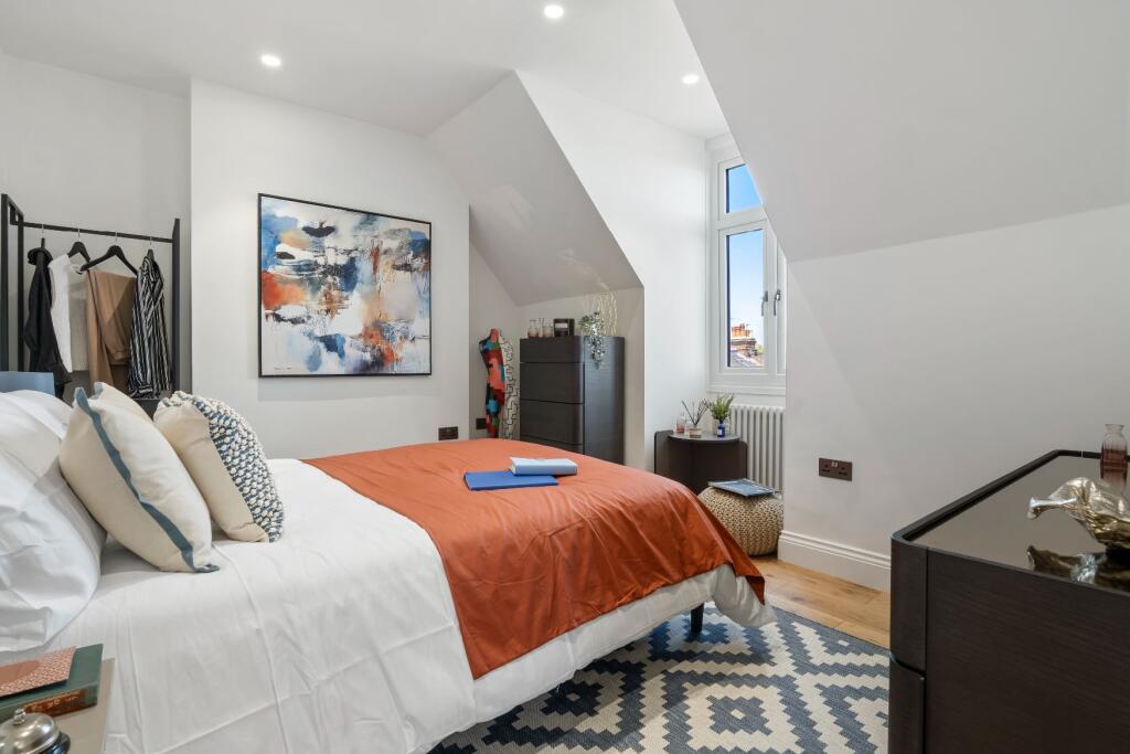 Apartment in London - View 5