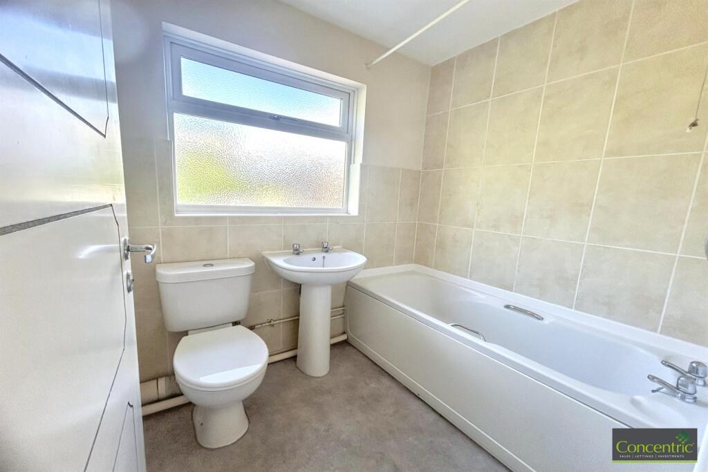 Jedburgh Avenue, Perton photo 4