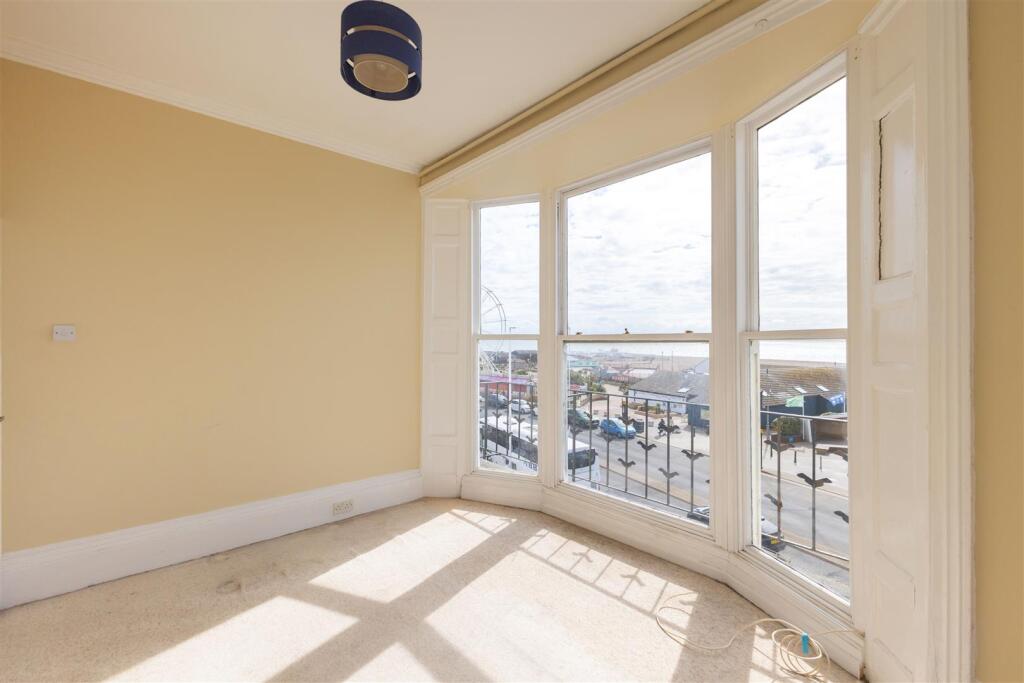 Apartment in Tonbridge - More