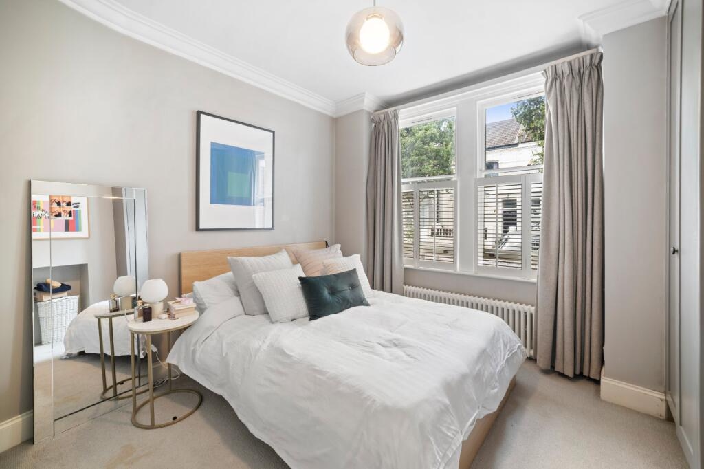 Apartment in London - More