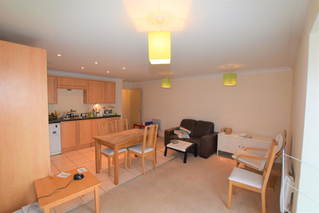 Apartment in Colchester, Hythe - View 4