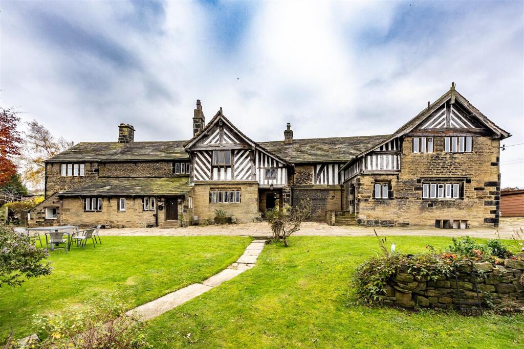5-bed house on Whitwell Green Lane, Elland, £950,000