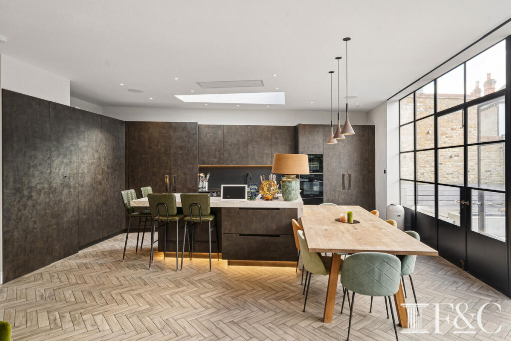 House in London - View 5