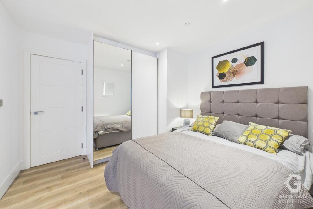 Apartment in Redhill - View 4