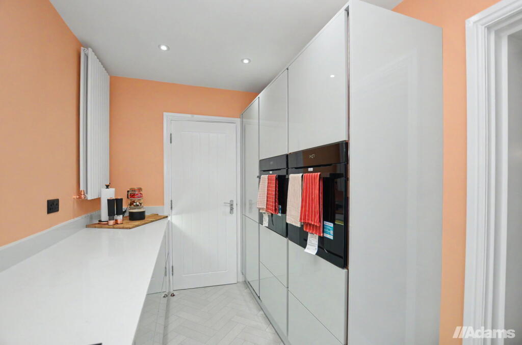 Helston Close, Runcorn photo 4