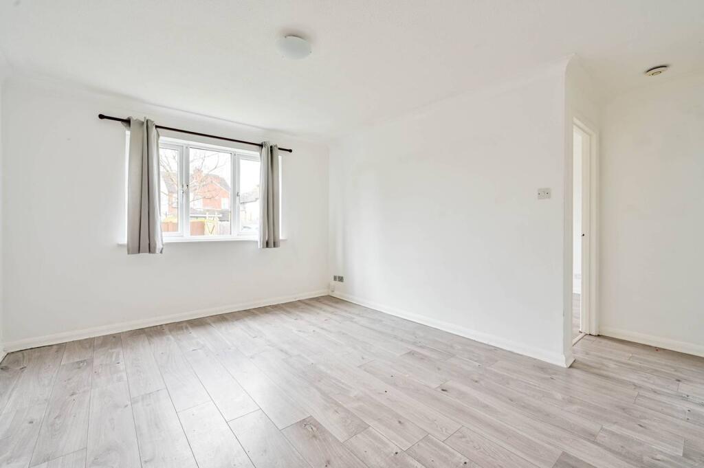 Main image of property: Belvedere Close, Stoughton, Guildford, GU2