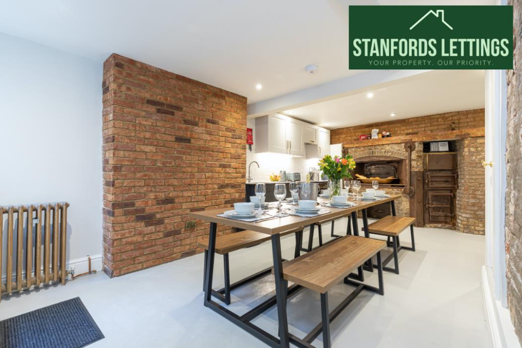 5 bedroom town house for rent