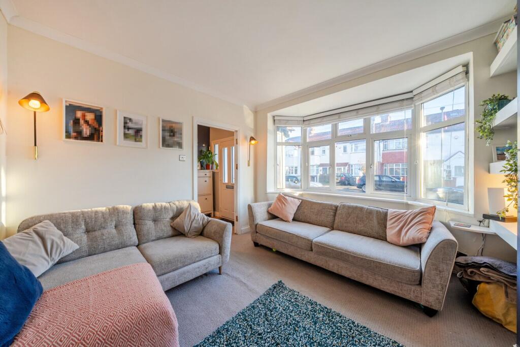 Cobham Avenue, New Malden, Surrey, KT3 photo 4