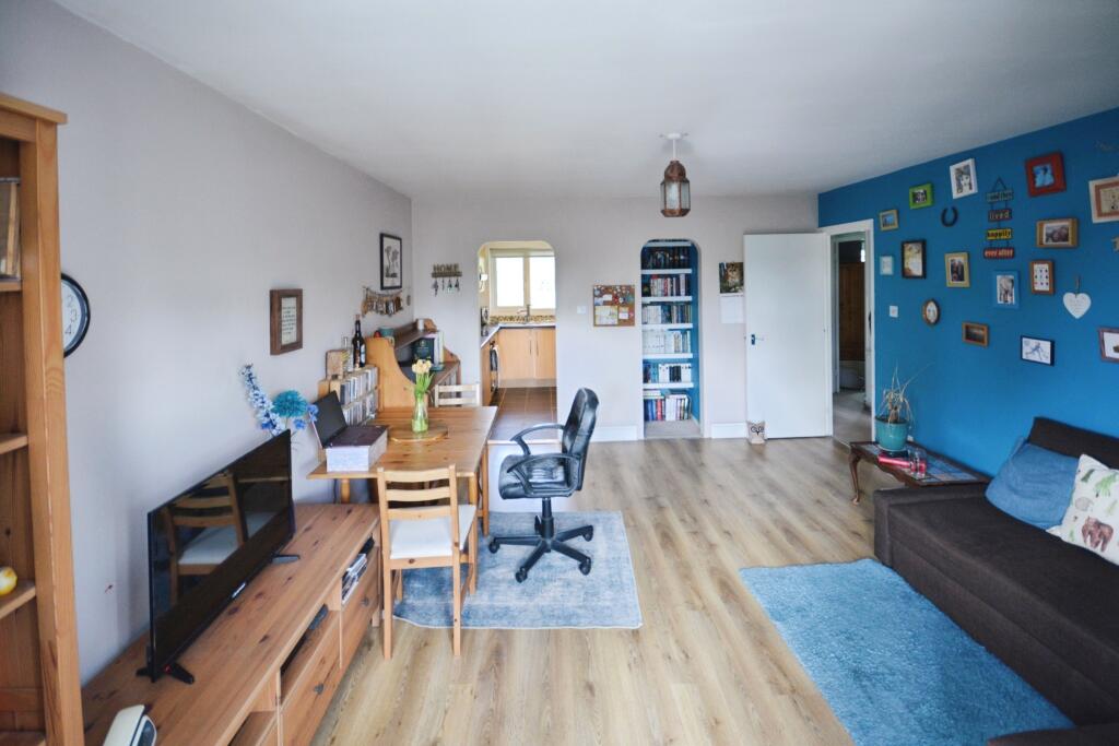 Apartment in Hatfield, Hilltop - View 4