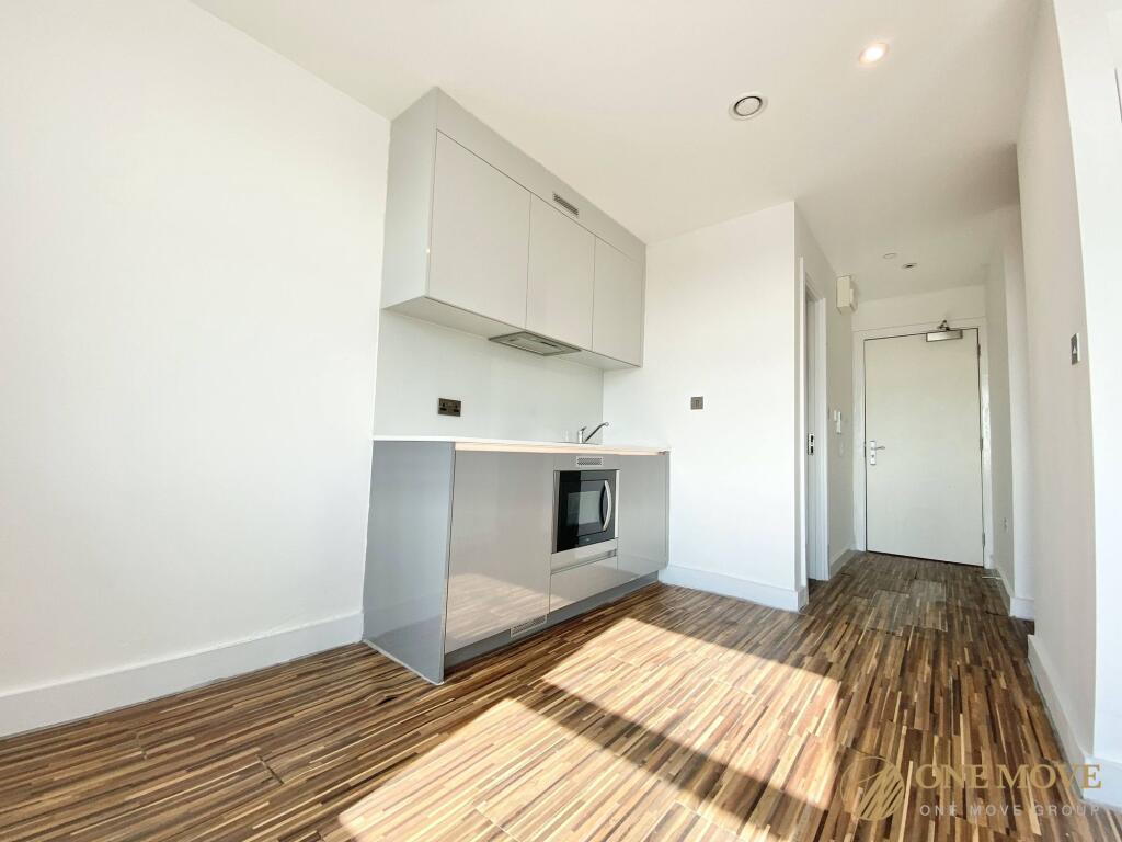 Studio flat on Chester Road, West Point, M16, £108,000