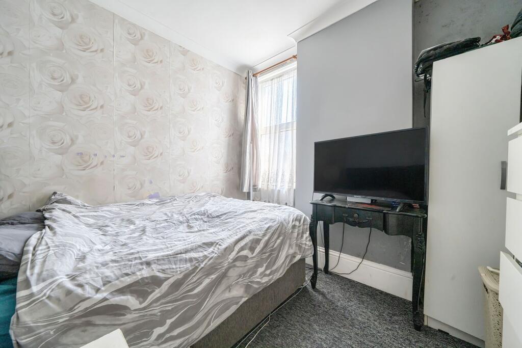 House in London - View 5