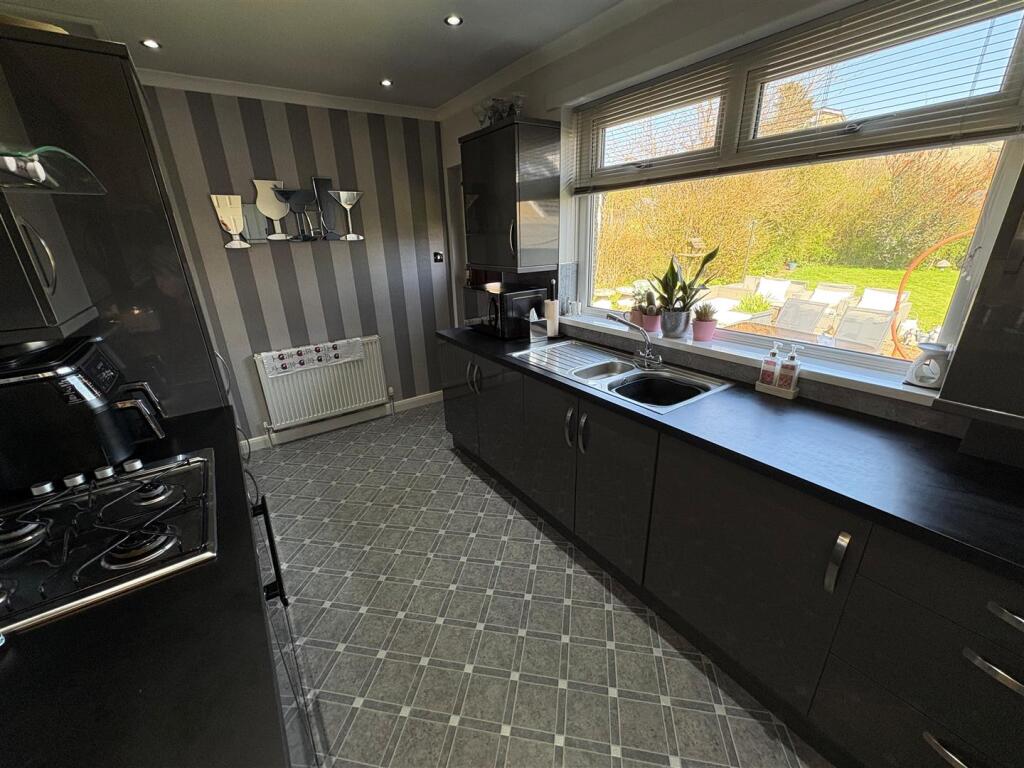 Additional image 14 of Fleet Lane, Queensbury, Bradford