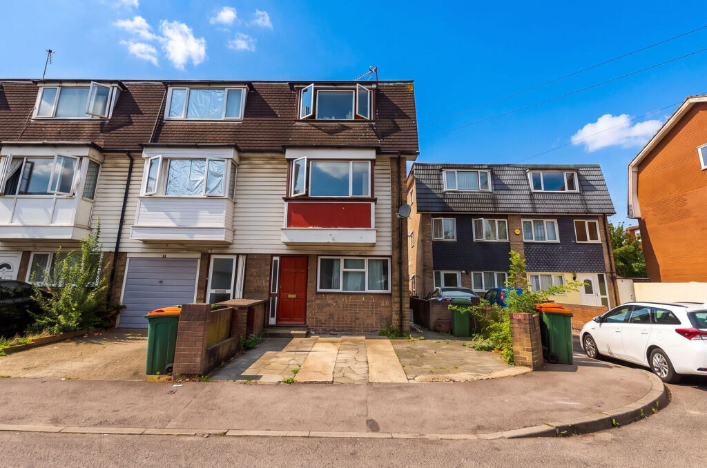 House in London, Custom House, Silvertown - View 2