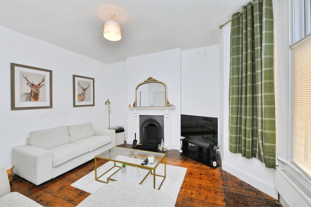 Apartment in Plymouth, Cattedown - View 3