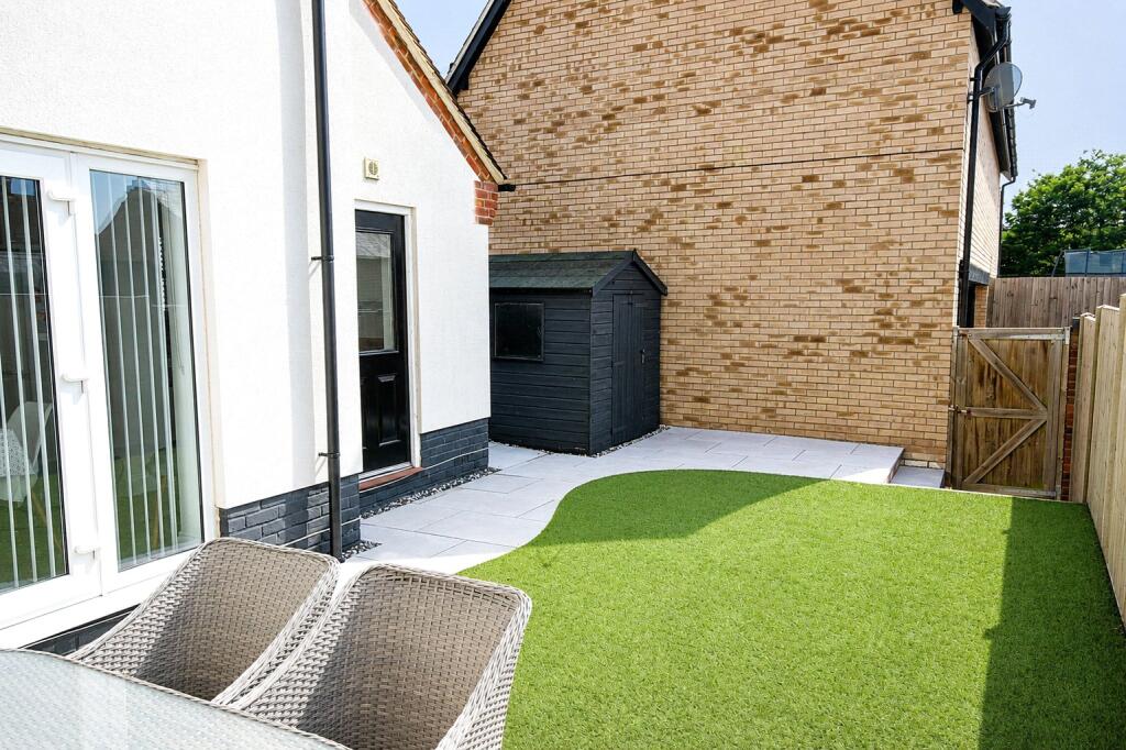 House in Silsoe, Central Bedfordshire - View 4