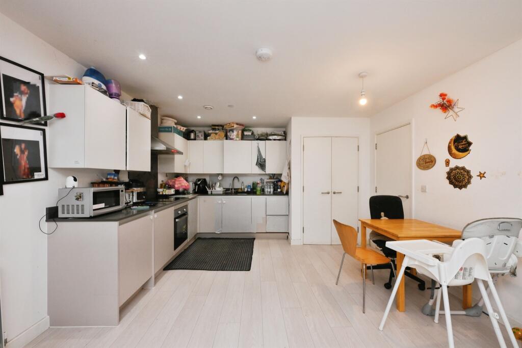 Apartment in Harlow, Essex - View 2