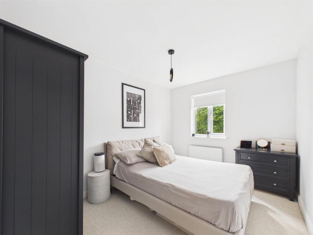 Apartment in North Tyneside, North East - More