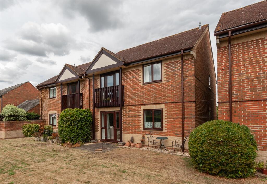 The Mulberrys, Royal Wootton Bassett, Swindon photo 2