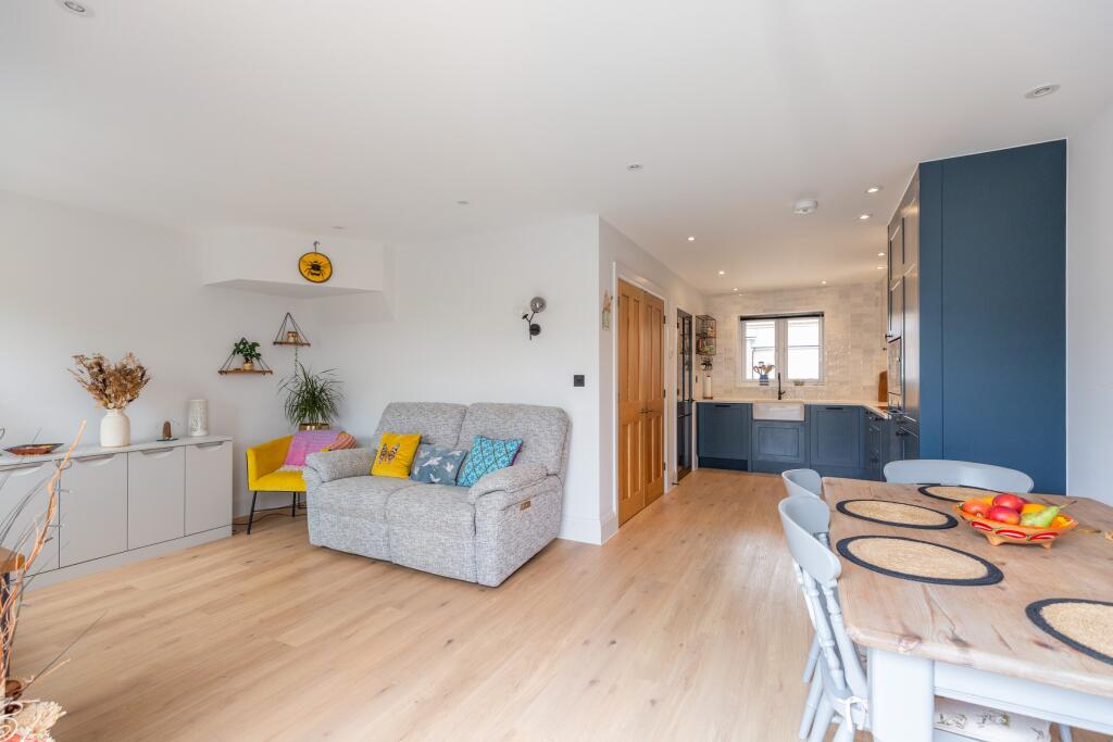 House in Salisbury, Motcombe - View 4