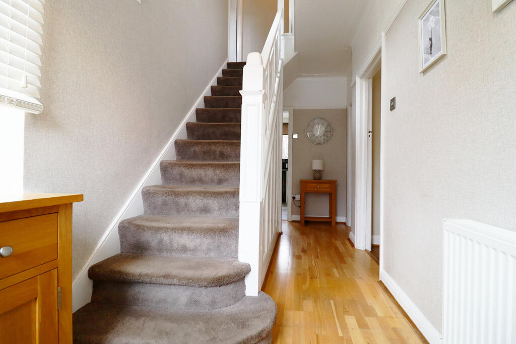 House in Bromley - More